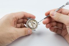 欧米茄腕表停走？掌握这些技巧轻松恢复活力！